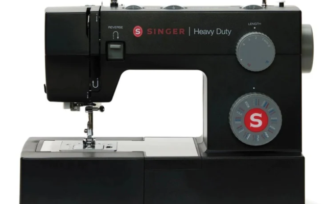 Singer Heavy Duty 4423 (Black Edition)