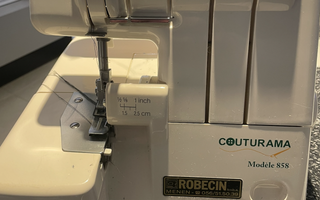Couturama overlock (tweedehands)
